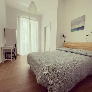 Central Rooms Napoli Bed & Breakfast
